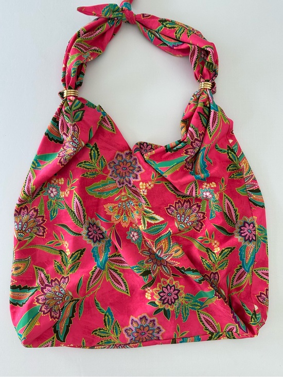 Johnny Was Handbags - Johnny Was Flamingo Ring Beach Bag Vibrant Colors Satin Soft Material EUC